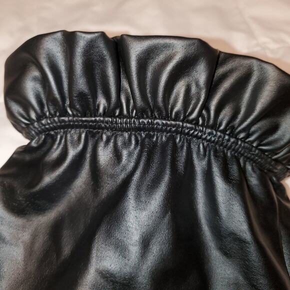 Day and night faux leather leggings. size tag is missing measurements included - Picture 3 of 7